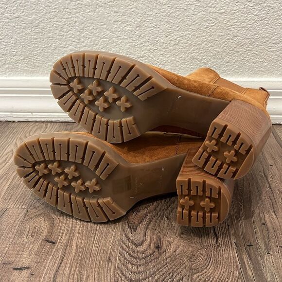 Tory Burch Lug Sole Chelsea boots - Picture 6 of 6